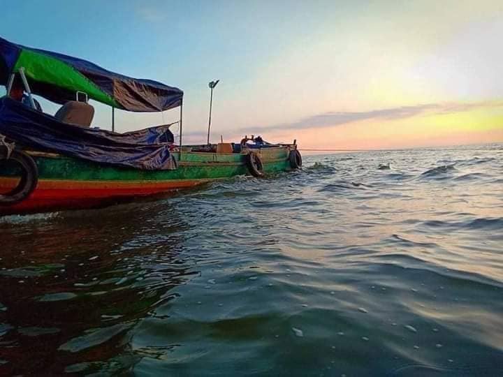 a boat leas3