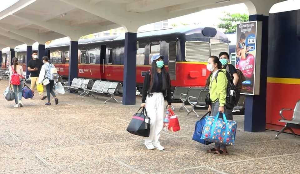 a train go