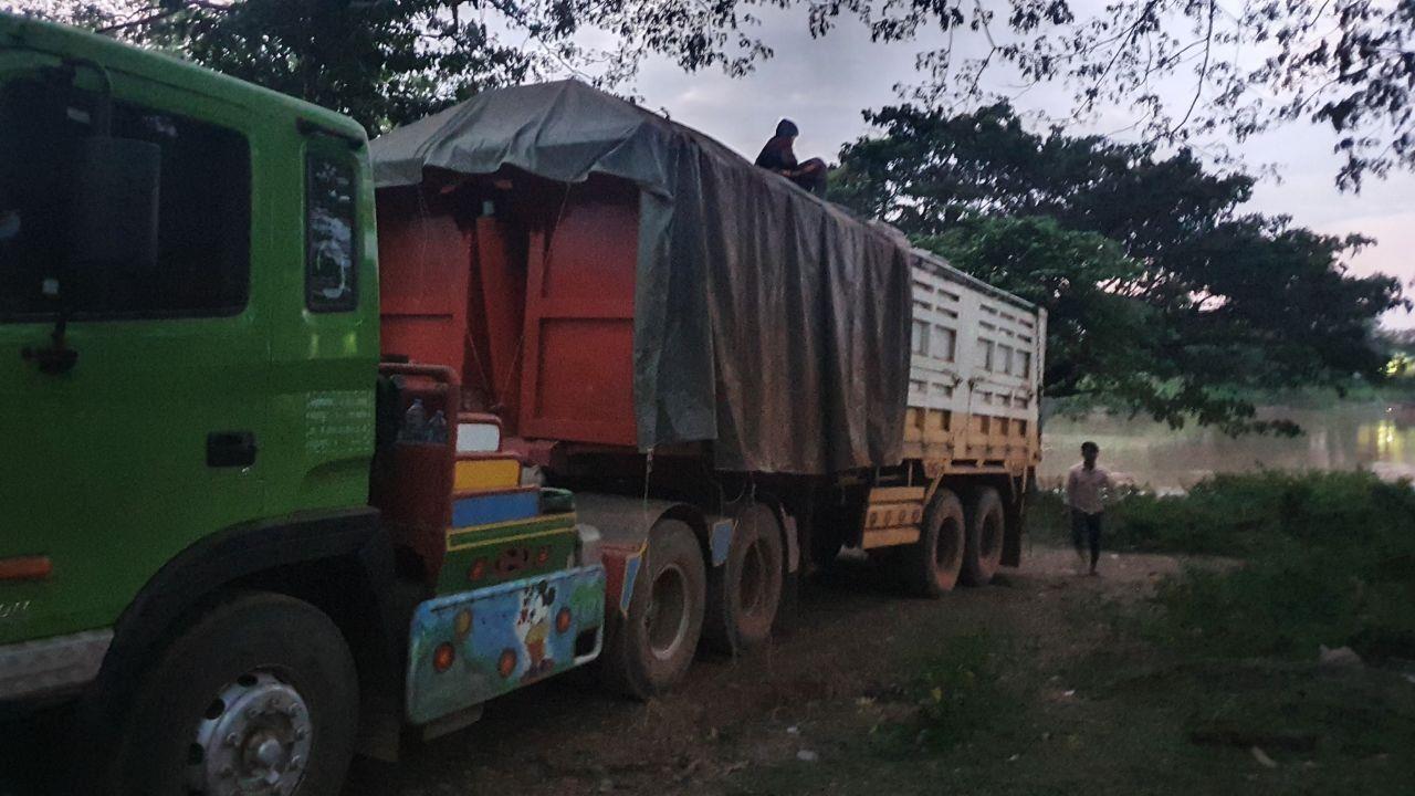 a border lao1