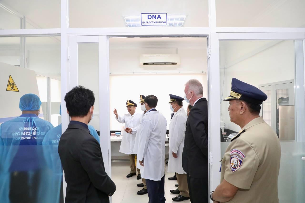 a dna center2