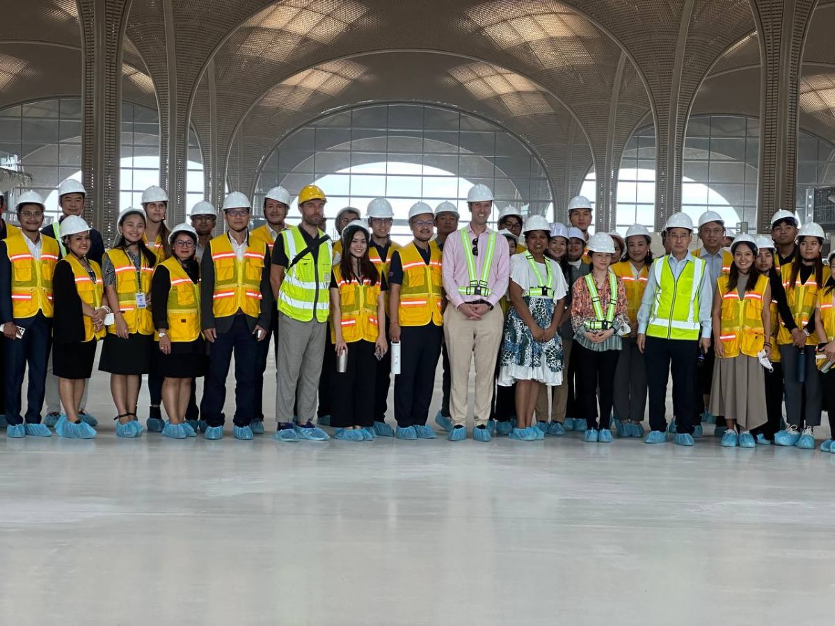 a new airport2