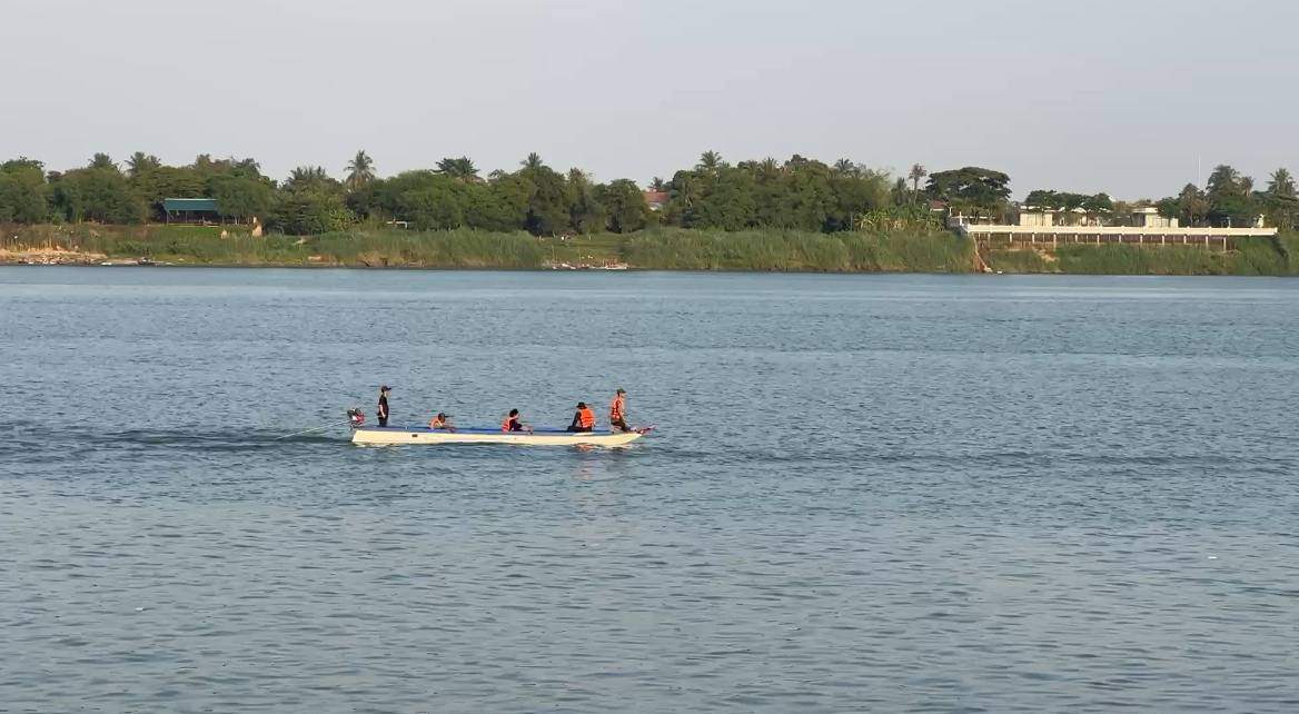 a boat smach1