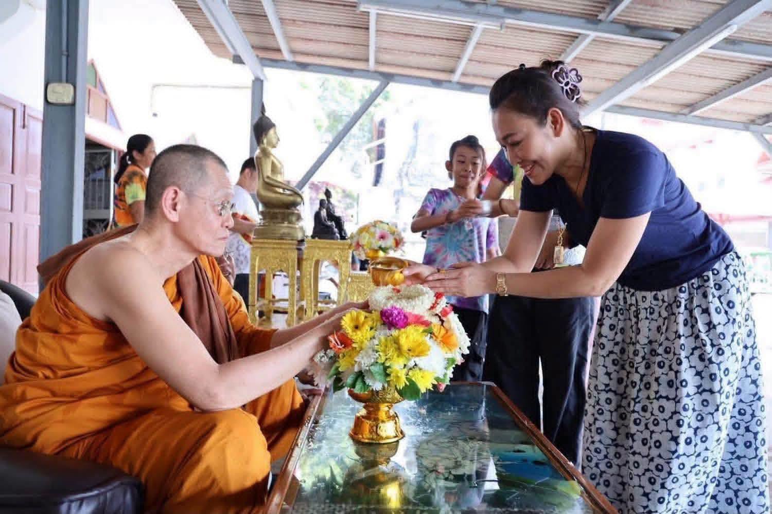 a monk thai2