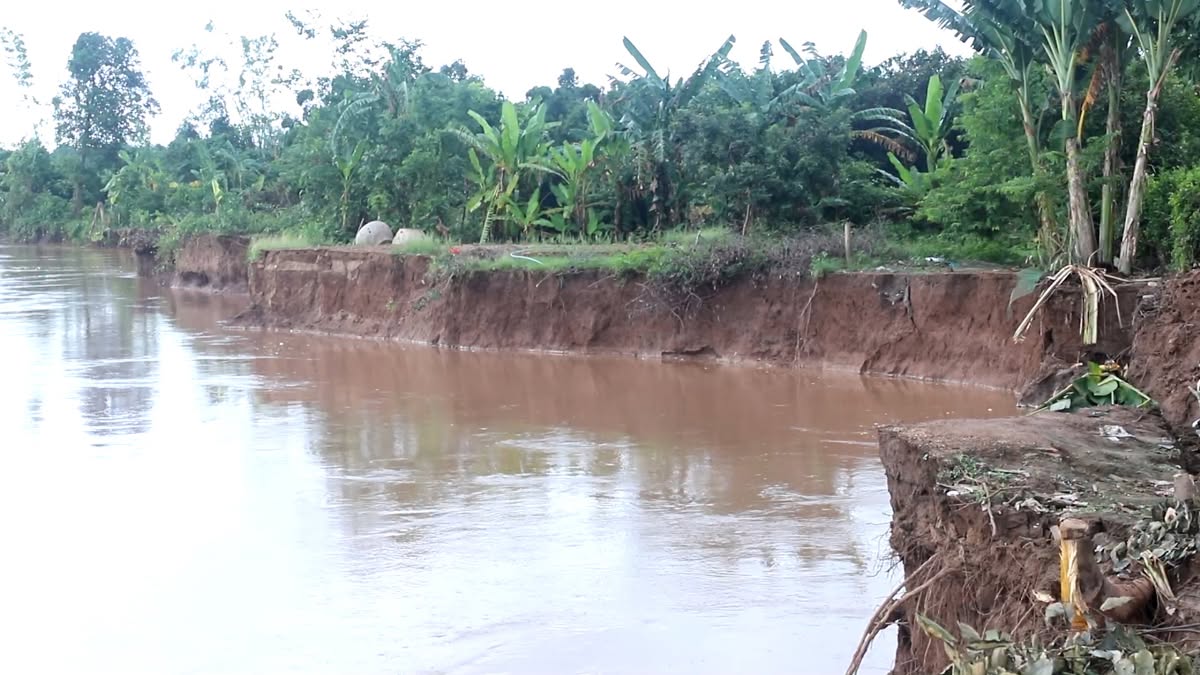 a bank river people2