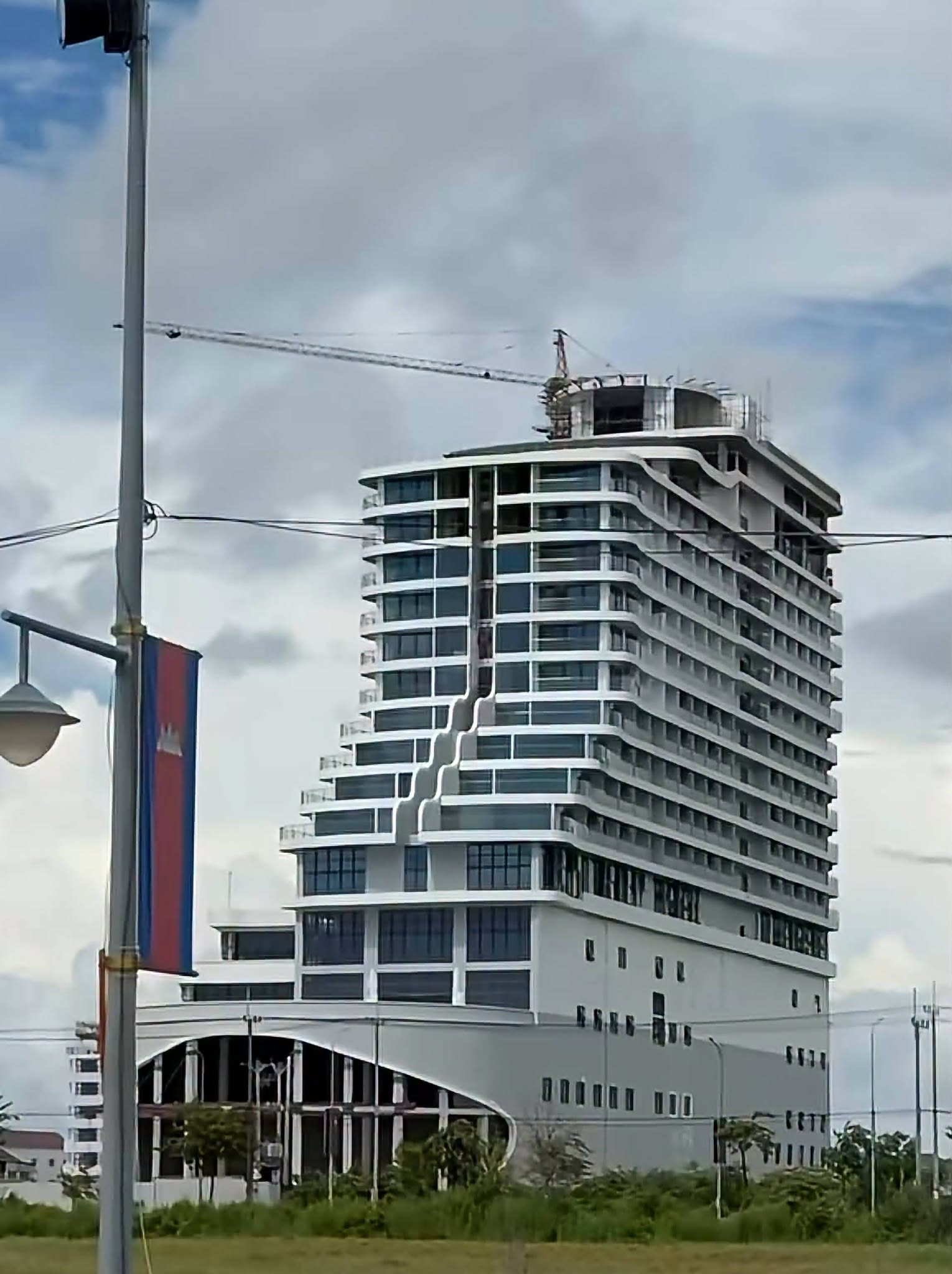 a scam som